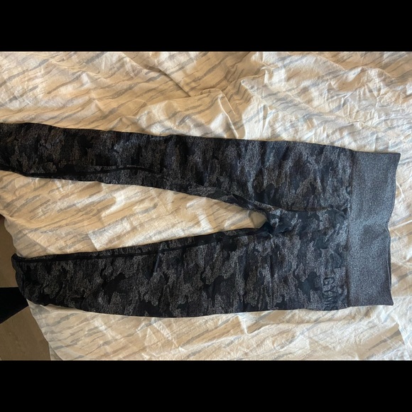 Gymshark Pants - Gymshark camo butt scrunch leggings